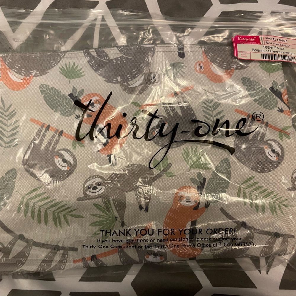 Thirty-One Zipper Pouch